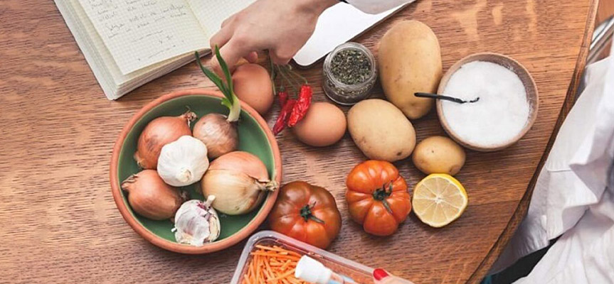 اهمیت افزودنی‌ های طبیعی در توسعه محصولات غذایی The importance of natural additives in the development of food products