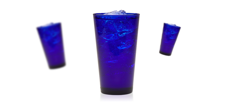 چرا رنگ آبی در نوشیدنی ‌ها محبوب شده است؟ Why Has the Color Blue Become Popular in Beverages?