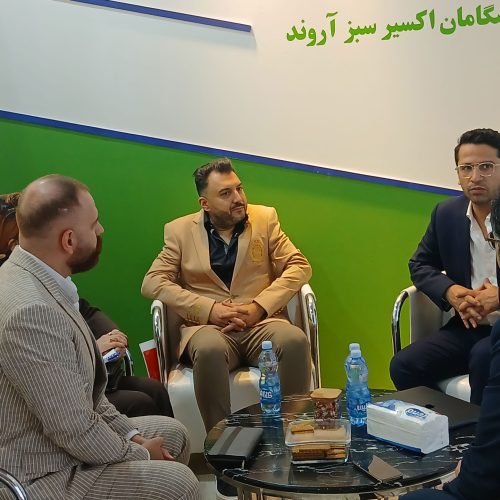 نشست تخصصی و مذاکرات تجاری در غرفه پیشگامان اکسیر سبز آروند در نمایشگاه قهوه تهران